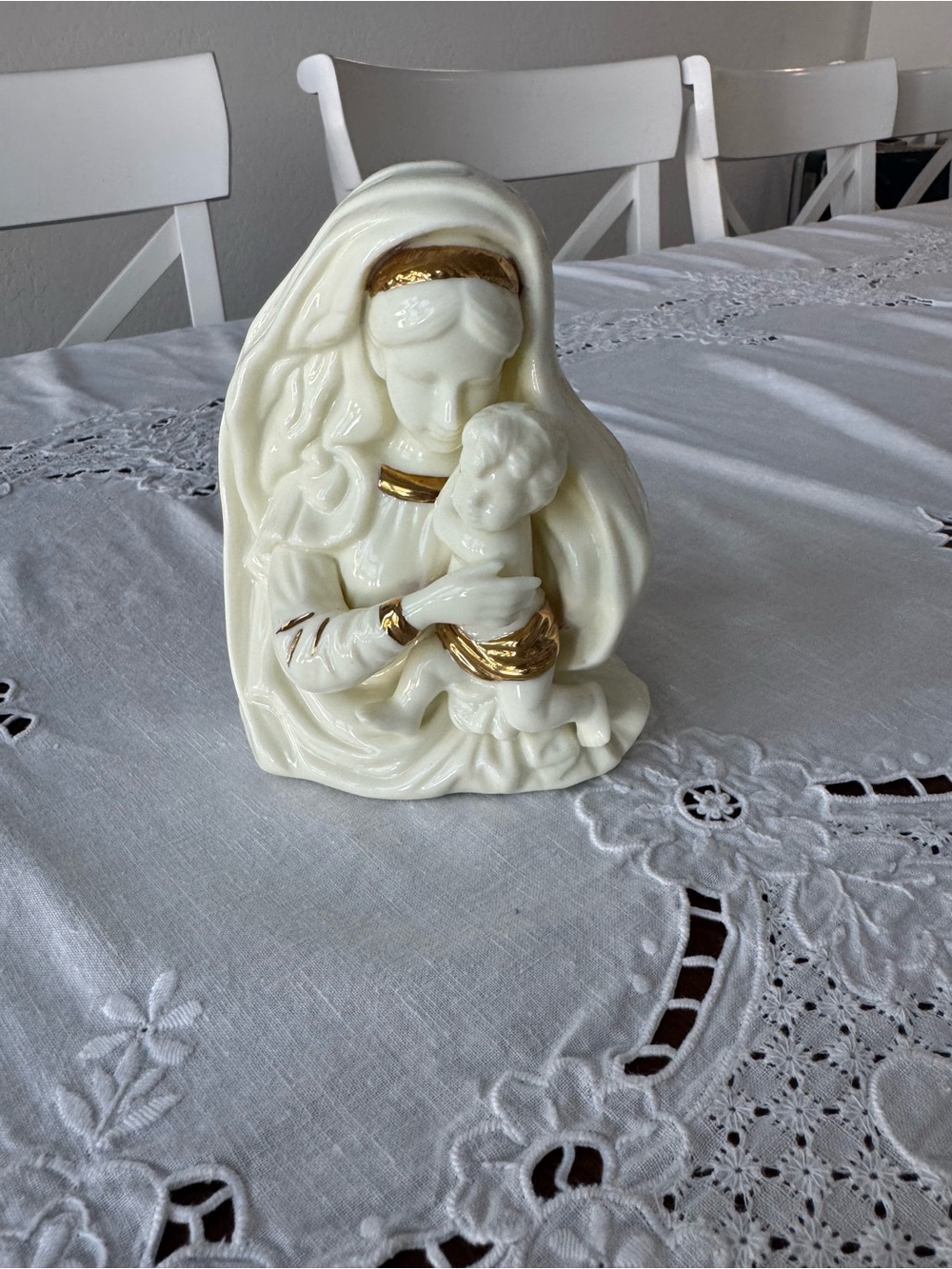 Lefton Porcelain Madonna & Child Musical Figurine 1997 “Ave Maria” EUC ✨